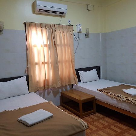 Shwe Eain Si Guest House - Burmese Only Myeik Ngoại thất bức ảnh