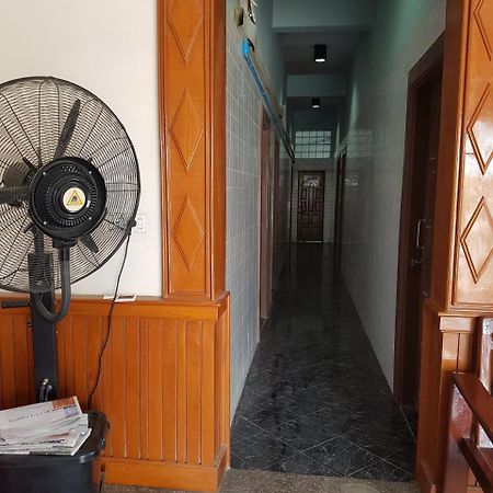 Shwe Eain Si Guest House - Burmese Only Myeik Ngoại thất bức ảnh