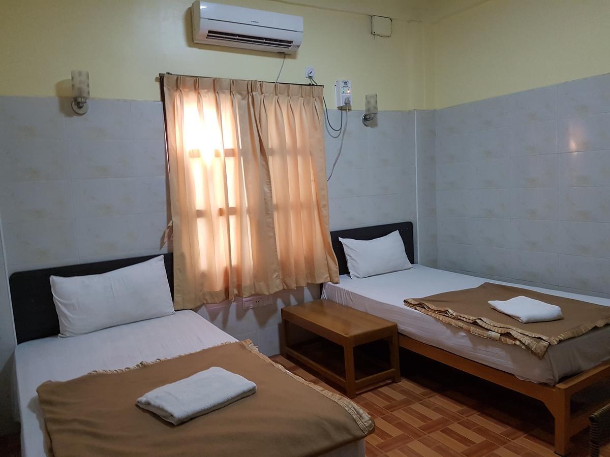 Shwe Eain Si Guest House - Burmese Only Myeik Ngoại thất bức ảnh